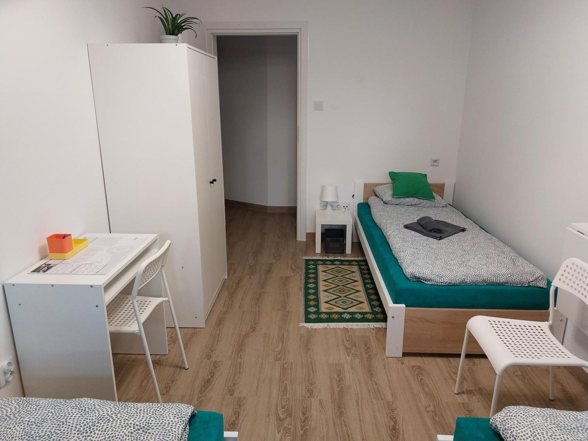 Zagorze, Bezplatny Ogrodzony Parking, Netflix Kielce